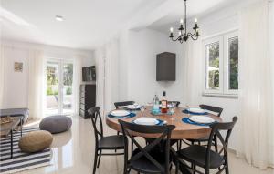 2 Bedroom Stunning Home In Miholascica 