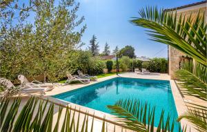 Cozy Home In Pinezici With Wifi