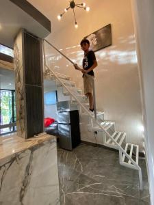 private loft, comfortable, equipped, we invoice,