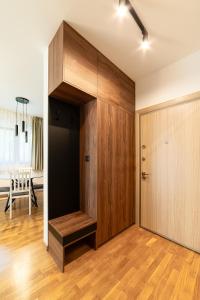 Aurora 2 Apartment with Garage