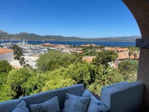Appartamento con 2 Camere da Letto, Terrazza e Vista Mare