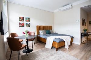 tARTu Stays at City Center