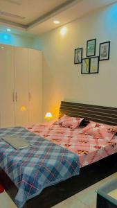 Naples Suite - Green Facing Park View