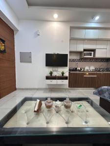 Naples Suite - Green Facing Park View