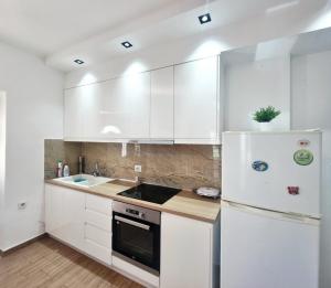 Telis Apartments