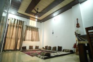 SRINIVASA Home stay - Strutture non classificate a Rishikesh