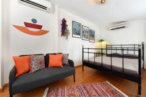 Cute Home Balcony Retro Design AC Galata