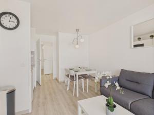 Face au port - 400m plage - Appart pour 2