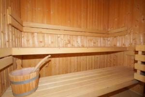 6 Personen Wellnessferienhaus mit Sauna, Whirlpool, zwei Toiletten und Kaminofen in Otterndorf