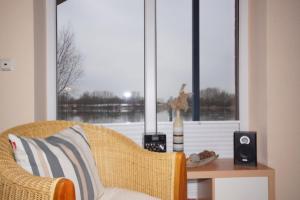 4 Personen Ferienhaus mit Kanu, Kaminofen und herrlichem Seeblick in Otterndorf
