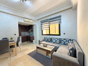 Studio moderne avec terrasse, piscine et parking à Guéliz, Marrakech