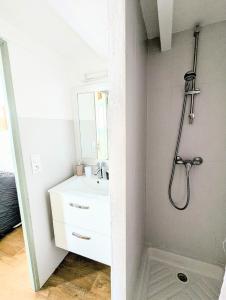 Appartements La Cabane avec Clim, centre, Tout a pied, 4 pers! : photos des chambres