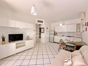 128 - Bilocale a Marcelli al Villaggio Rosa con portico e giardino, climatizzato - SPIAGGIA INCLUSA AL WHITE BEACH CLUB