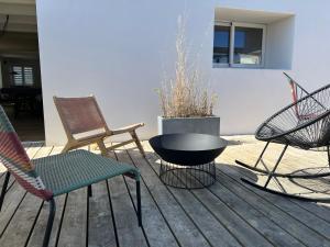 Maisons de vacances Koquillage, Cozy House with Hot Tub, GR34, 10 people : photos des chambres