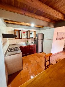 Next to the airport - cute home