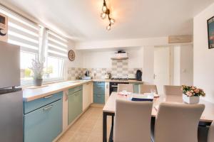 Appartements 100m de la plage - Appart avec jardin pour 5 : photos des chambres