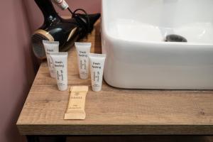 Urban Elegance Bliss Apartment by BookingHost