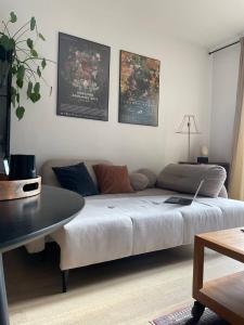 Elegant Riverside Flat Garden