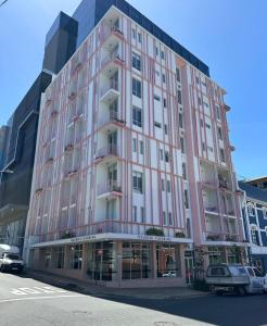 Urban Elephant, The Rose