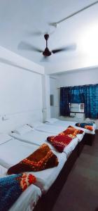 THE Temple view- 100 meter to Vishwanath mandir