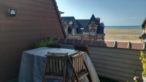 Appartements Appartement familial - 2 toits terrasses - vue mer - hyper centre d-Houlgate : photos des chambres