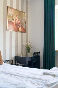 Spacious Apt by Airport Train Old Town