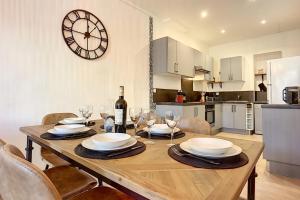 Cours Massena on Marché Provencal