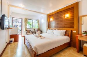 The Expat Hotel Patong