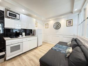 65-FRENCH CANCAN ST DENIS