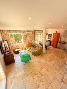 Villas Maison avec Piscine et Jacuzzi Proche des plages : photos des chambres