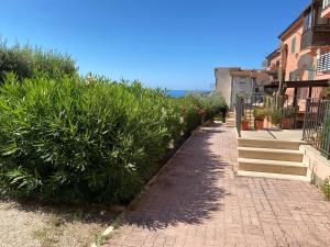 Apartment - Sleeps 3 & swimming pool