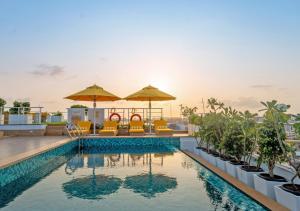 Bloom Hub l WEH Andheri