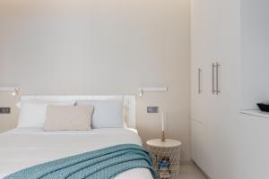 2BD Luxury Sea View Penthouse in Astir Beach