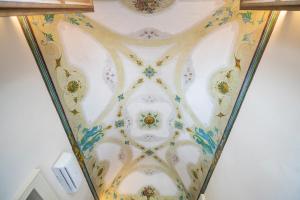 Historic Apartment Piazza Teatro