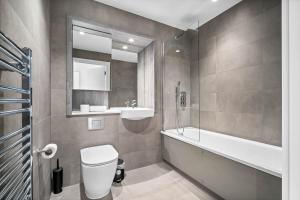 Luxury 2 Bedroom Apartment - Balcony - City Centre - Fast Wi-Fi - Netflix - Parking - 711C