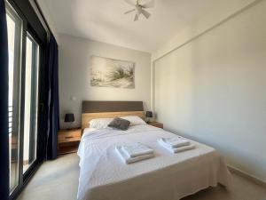 Ariadne Complex Apartment AD7-08 by Horizon Homes