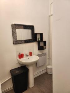 Appartements Charme et piscine dans le Gard salon et deux chambres : photos des chambres