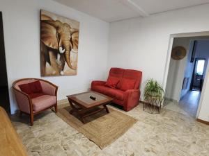 Appartements Charme et piscine dans le Gard salon et deux chambres : photos des chambres