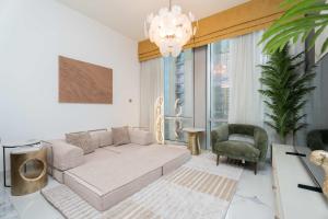 2BR Waterfront Apartment Nr Downtown