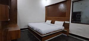 Madhsudan Dham Hotel