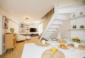 Coastal Charm by Neuvel