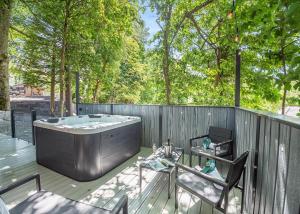 SL14 - The Watchtower with Hot Tub