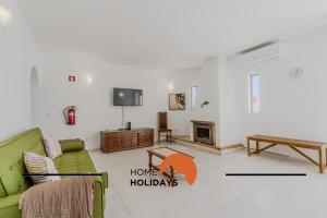 #295 Beco do Sol 29A by Home Holidays