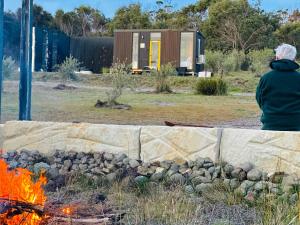 Dunalley Bay Beachfront Retreat by Tiny Away