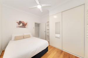 The Retreat : Beachfront View + Parking