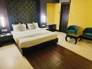 Hotel The Golden Oak Central by Citrus Prime