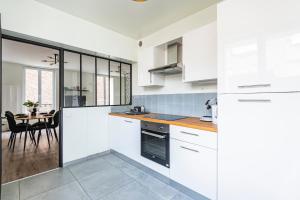 LÉtape - Center - Cathedral