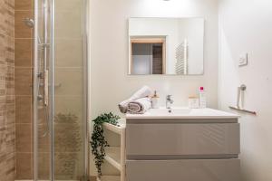 LÉtape - Center - Cathedral