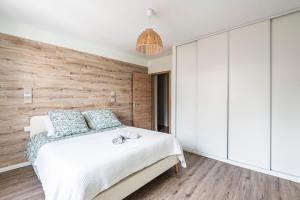 LÉtape - Center - Cathedral