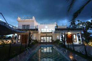 Poorna Farmhouse5BHKPoolJacuzziACLuxurious